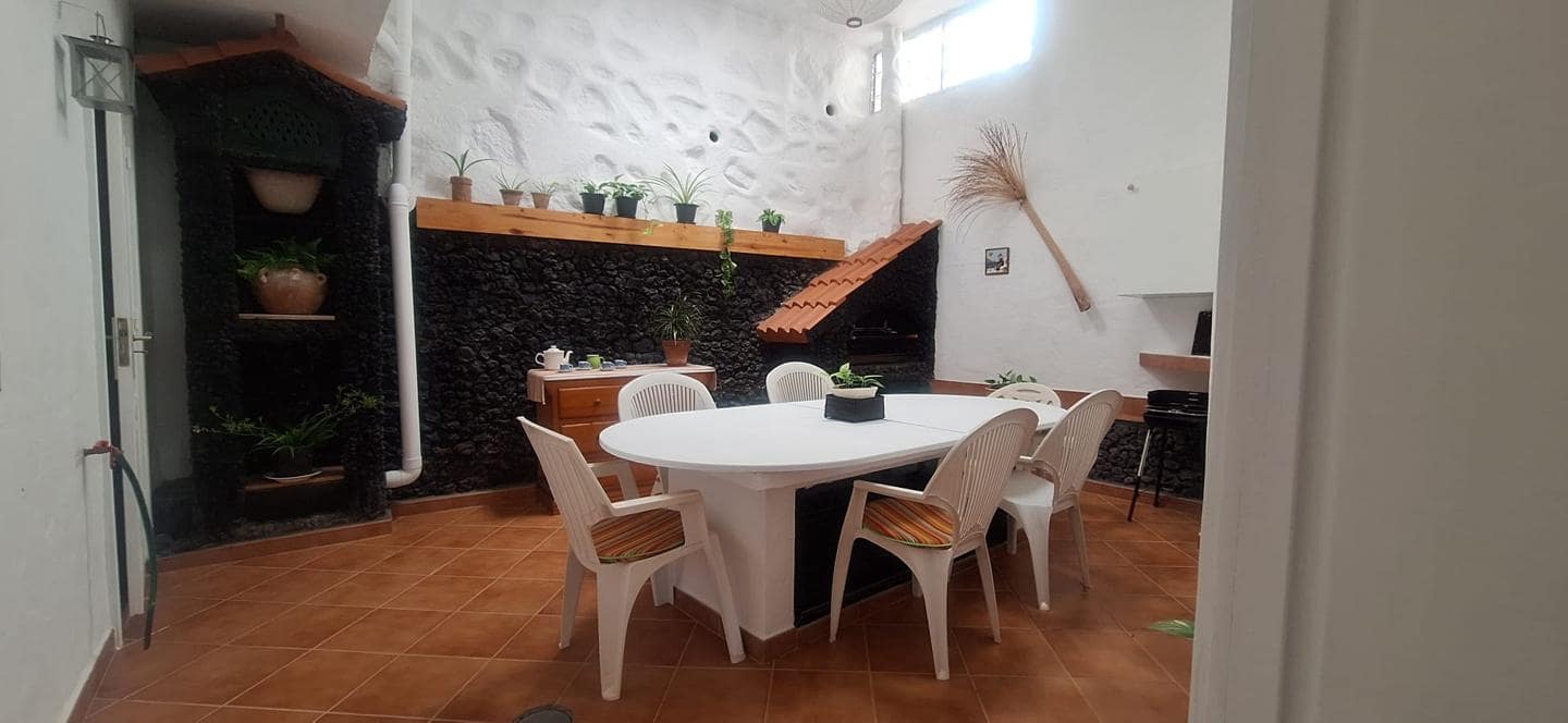 3 Zimmer Villa zu vermieten in Agaete mit Garage - 1.350 € (Ref: 10062642)