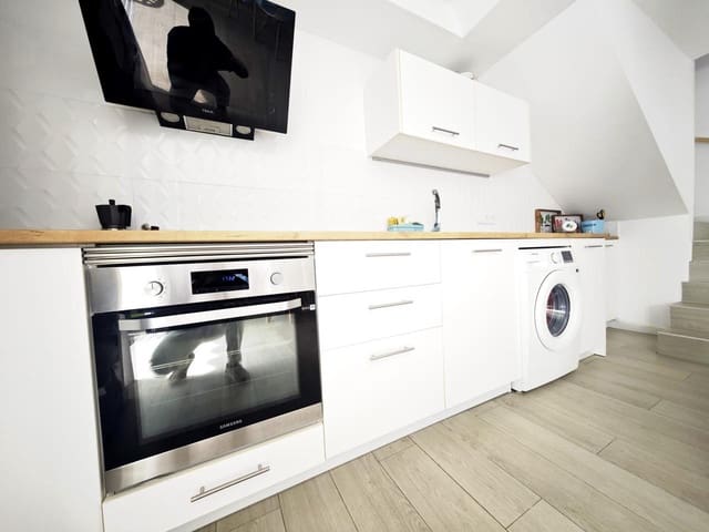 Chalet de 2 habitaciones en Sonneland, San Bartolomé de Tirajana en alquiler con piscina garaje - 1.300 € (Ref: 10076949)