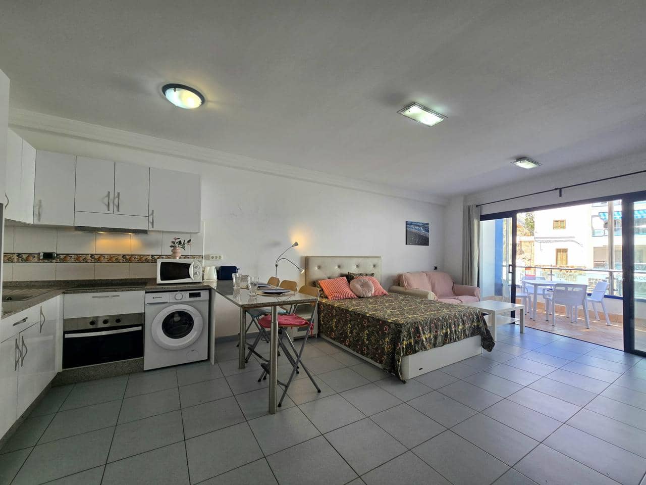 Apartamento para arrendar em Mogan - 1 200 € (Ref: 10076950)
