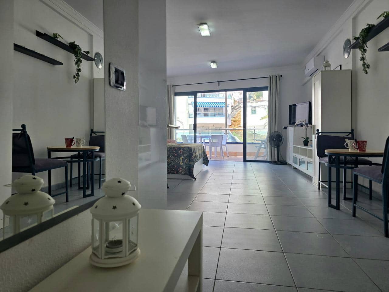 Apartamento para arrendar em Mogan - 1 200 € (Ref: 10076950)