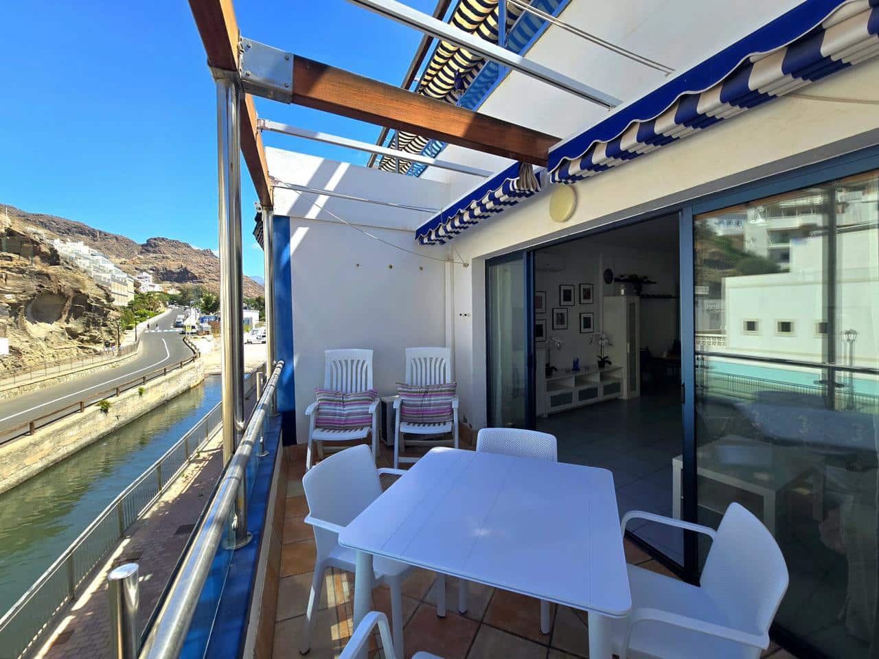 Apartamento para arrendar em Mogan - 1 200 € (Ref: 10076950)