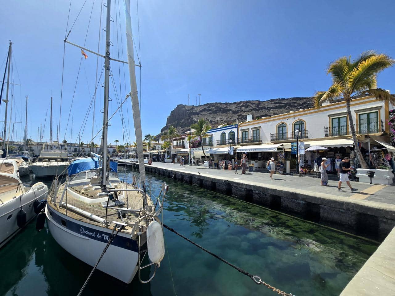 Apartamento para arrendar em Mogan - 1 200 € (Ref: 10076950)