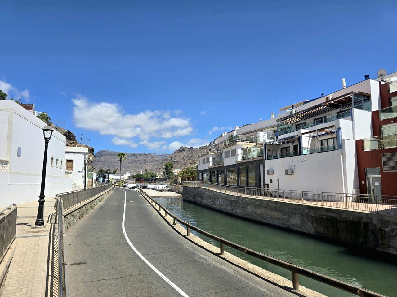 Apartamento para arrendar em Mogan - 1 200 € (Ref: 10076950)