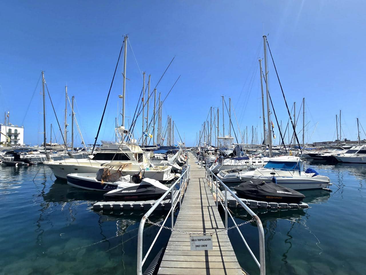 Apartamento para arrendar em Mogan - 1 200 € (Ref: 10076950)