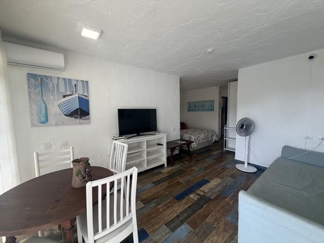 Apartamento para arrendar em San Agustín, San Bartolomé de Tirajana com piscina - 1 000 € (Ref: 10076951)