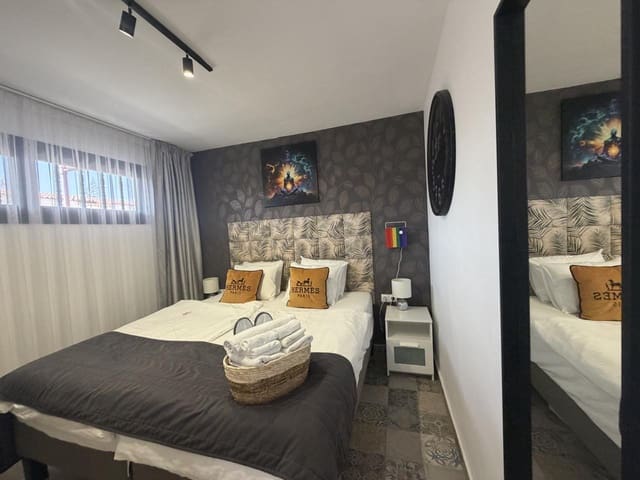 1 bedroom Flat for sale in Playa del Inglés, San Bartolomé de Tirajana with pool garage - € 265,000 (Ref: 10079935)