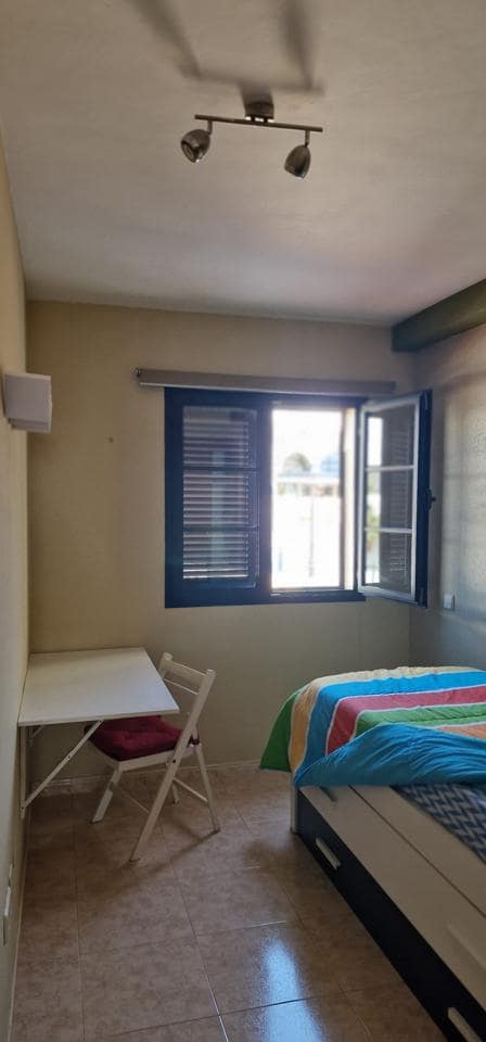 2 slaapkamer Flat te huur in Agaete met garage - € 1.200 (Ref: 10085295)