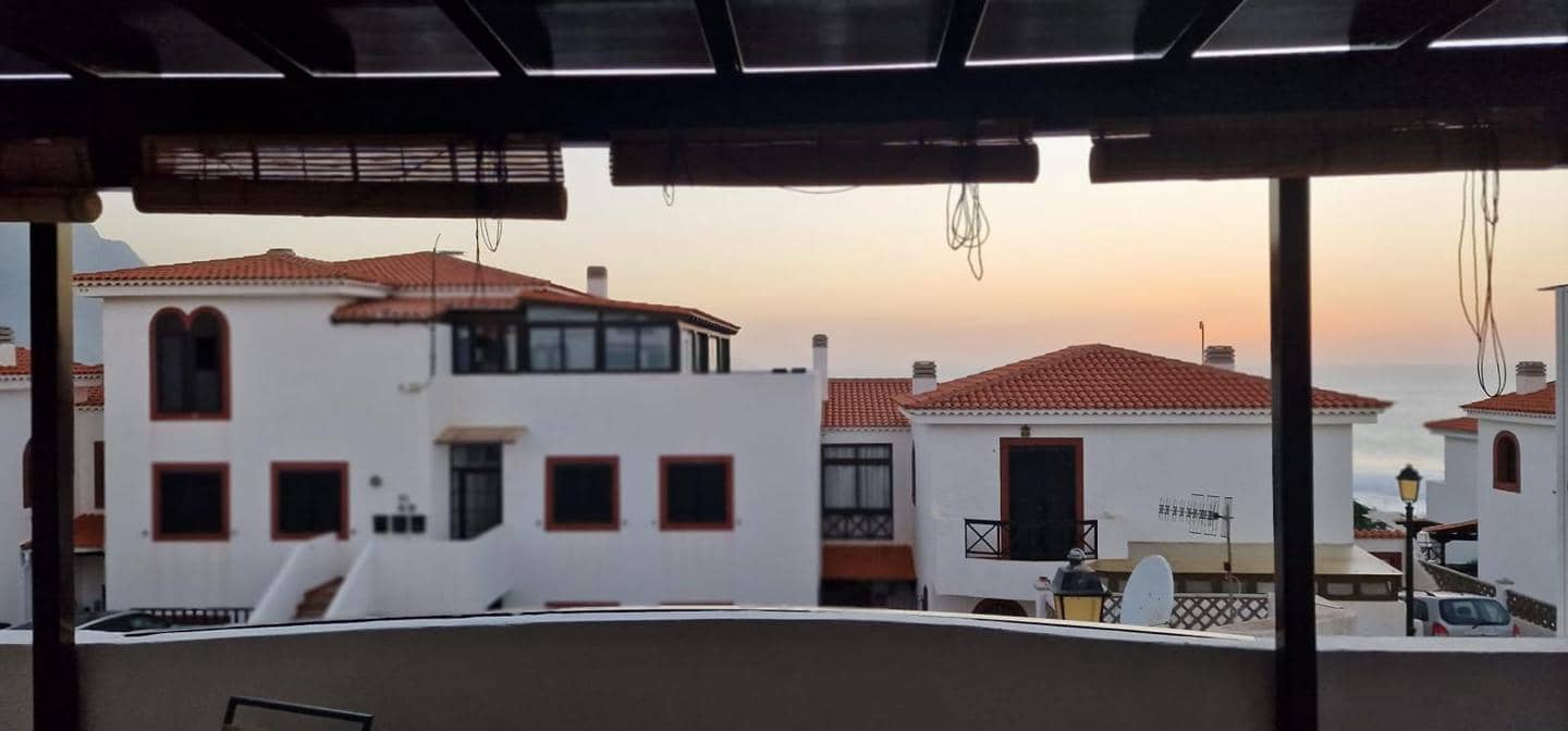 2 slaapkamer Flat te huur in Agaete met garage - € 1.200 (Ref: 10085295)
