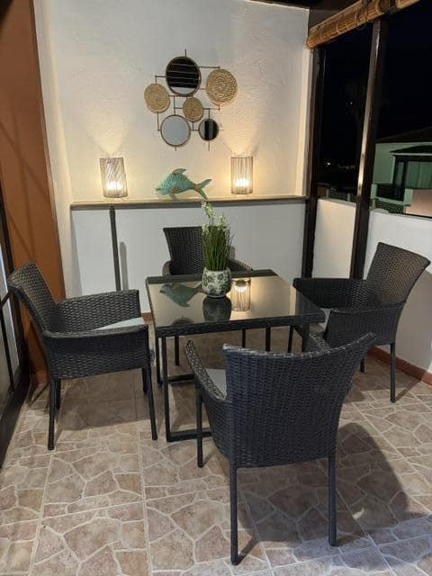 2 slaapkamer Flat te huur in Agaete met garage - € 1.200 (Ref: 10085295)