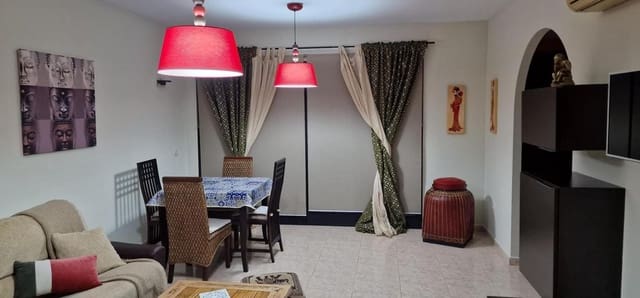 2 slaapkamer Flat te huur in Agaete met garage - € 1.200 (Ref: 10085295)