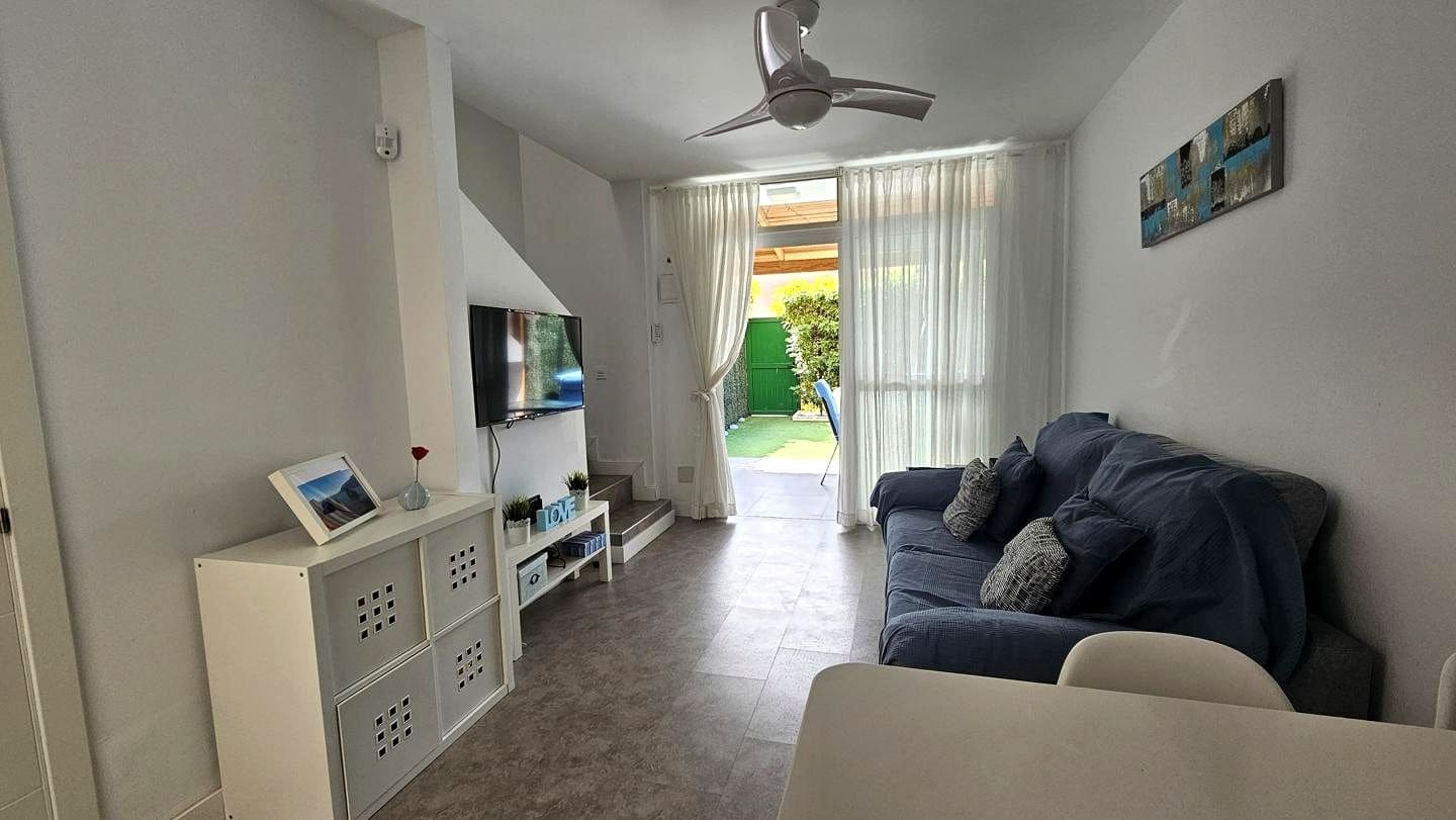 1 sovrum Lägenhet att hyra i Sonneland med pool - 1 000 € (Ref: 10095792)