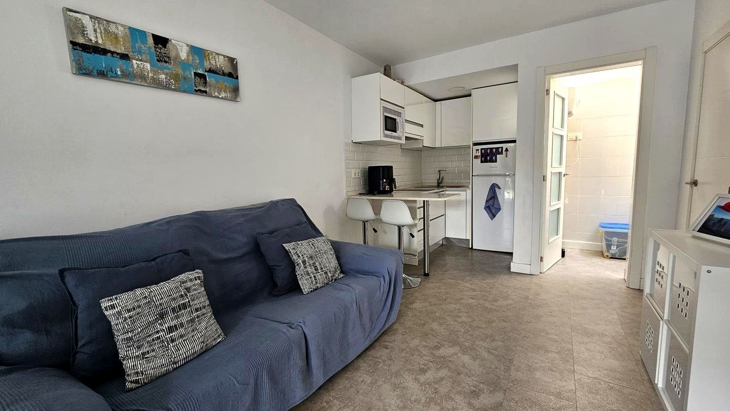 1 sovrum Lägenhet att hyra i Sonneland med pool - 1 000 € (Ref: 10095792)