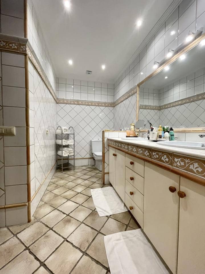 5 quarto Moradia para venda em Las Palmas de Gran Canaria com piscina garagem - 2 300 000 € (Ref: 10095793)