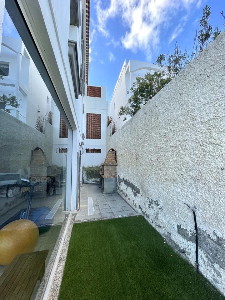 5 quarto Moradia para venda em Las Palmas de Gran Canaria com piscina garagem - 2 300 000 € (Ref: 10095793)