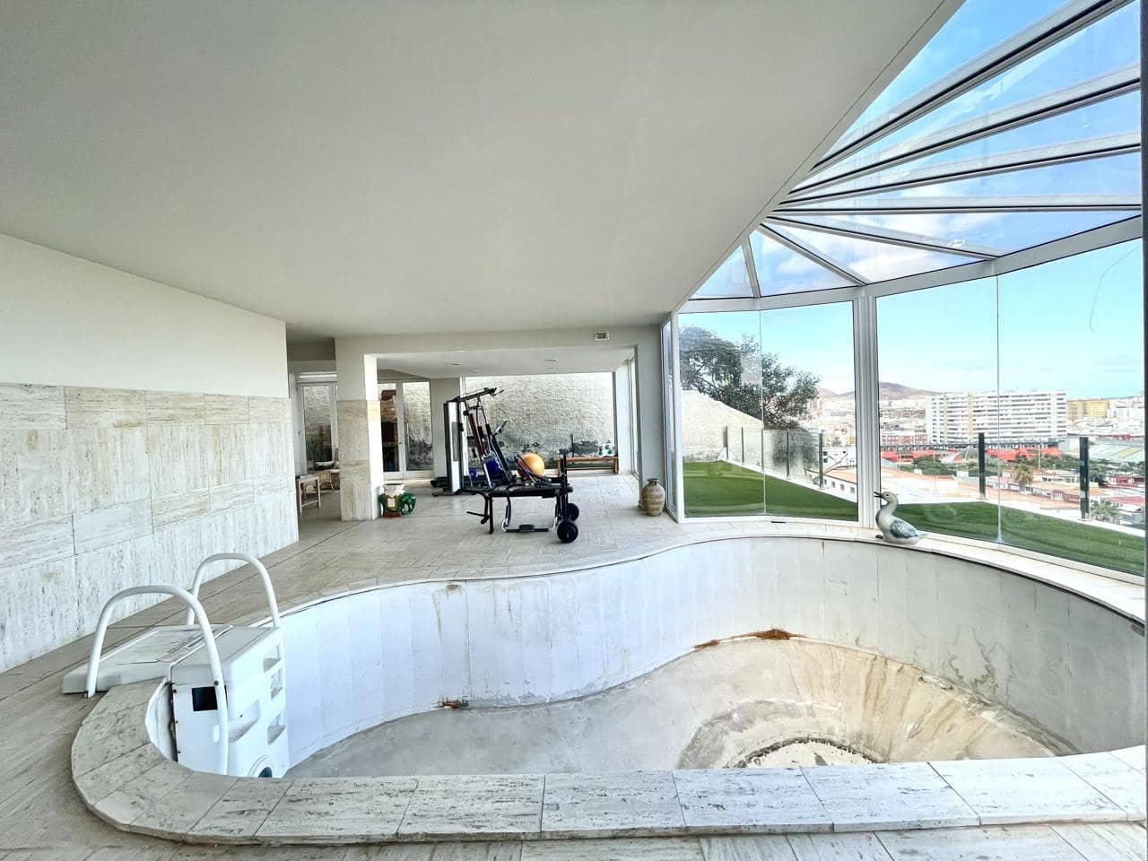 5 quarto Moradia para venda em Las Palmas de Gran Canaria com piscina garagem - 2 300 000 € (Ref: 10095793)