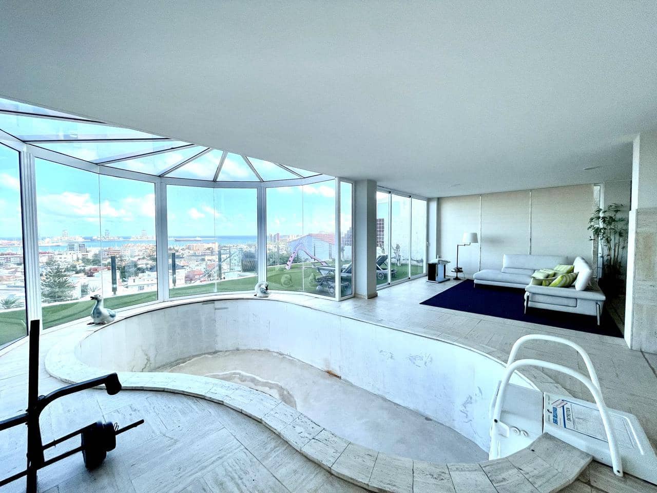 5 quarto Moradia para venda em Las Palmas de Gran Canaria com piscina garagem - 2 300 000 € (Ref: 10095793)