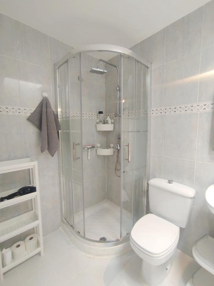 2 soverom Bungalow til leie i Sonneland med svømmebasseng - € 1 250 (Ref: 10099421)