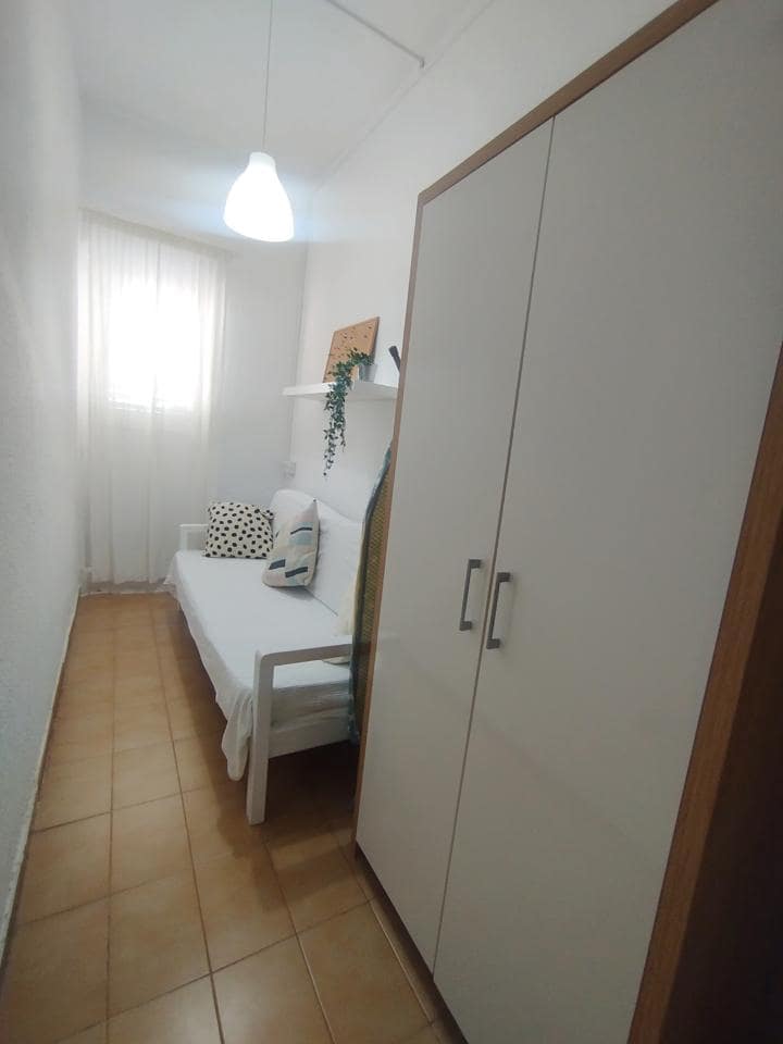 2 soverom Bungalow til leie i Sonneland med svømmebasseng - € 1 250 (Ref: 10099421)