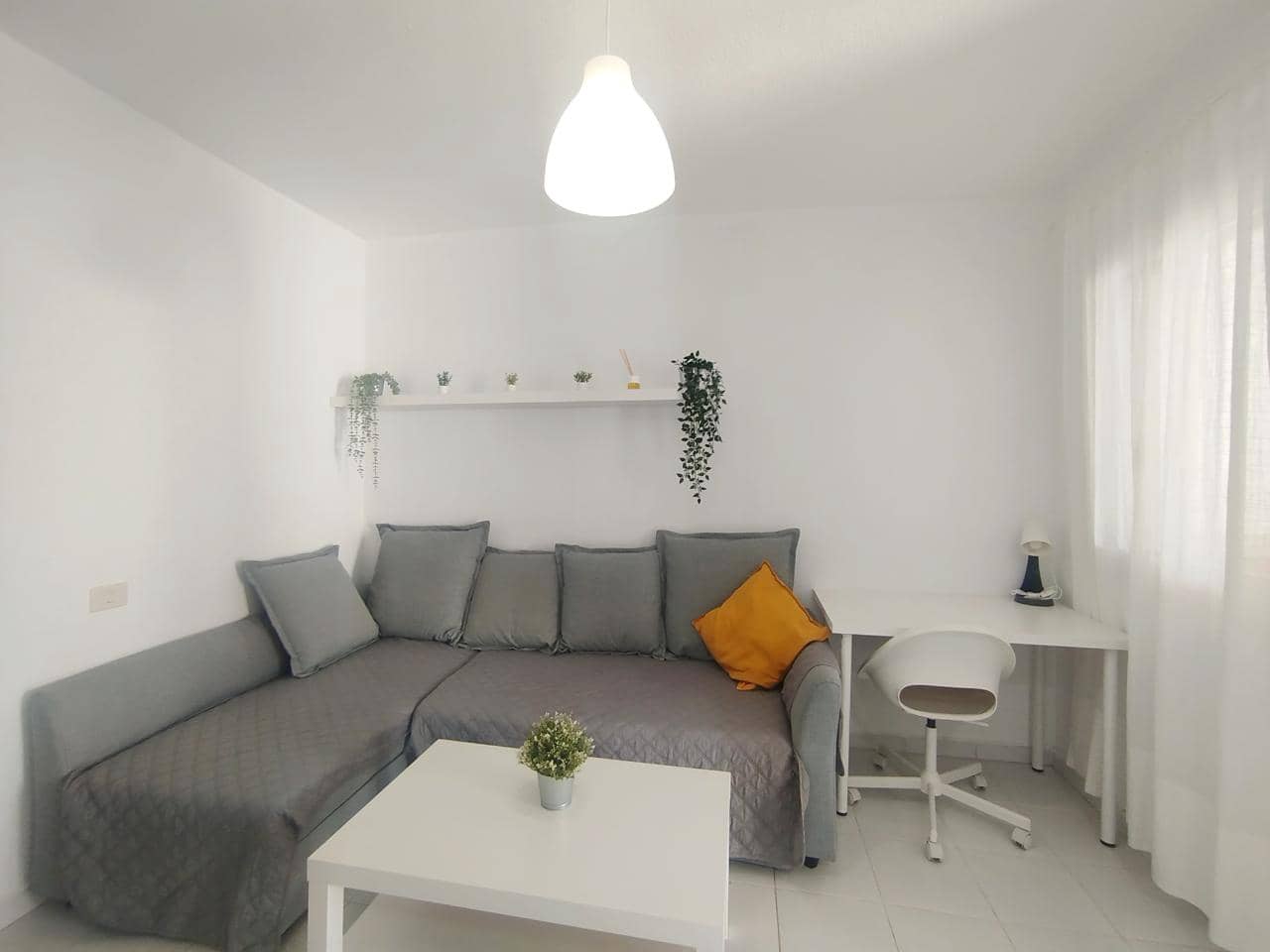 2 soverom Bungalow til leie i Sonneland med svømmebasseng - € 1 250 (Ref: 10099421)