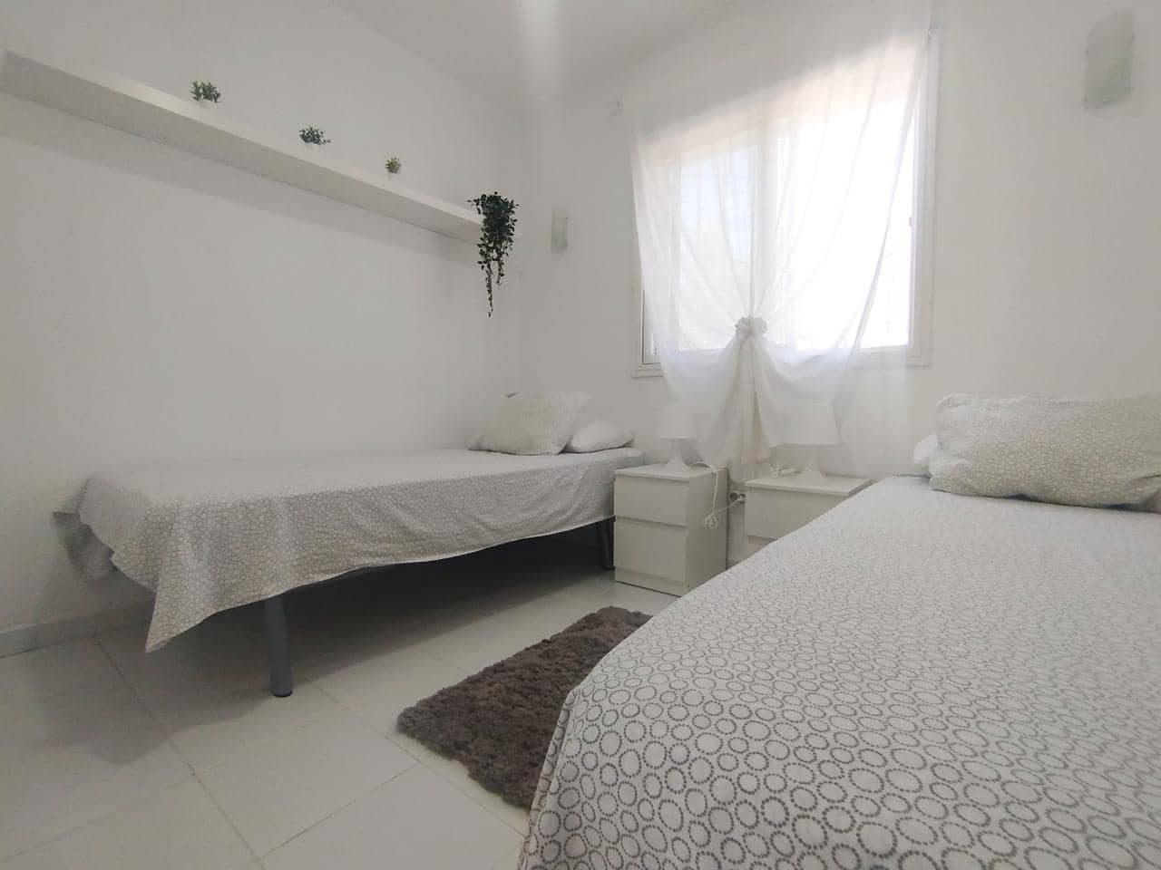 2 soverom Bungalow til leie i Sonneland med svømmebasseng - € 1 250 (Ref: 10099421)