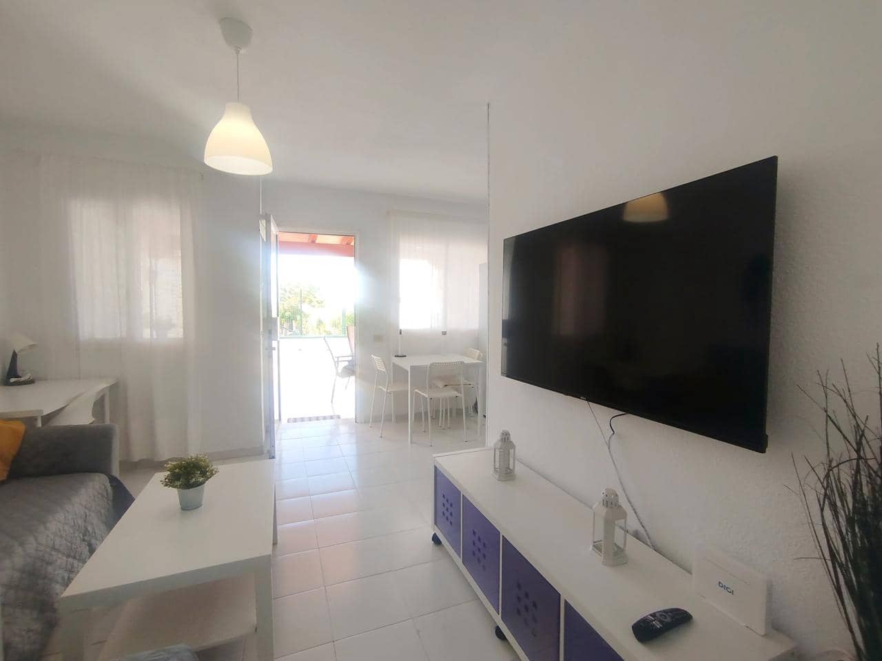 2 soverom Bungalow til leie i Sonneland med svømmebasseng - € 1 250 (Ref: 10099421)