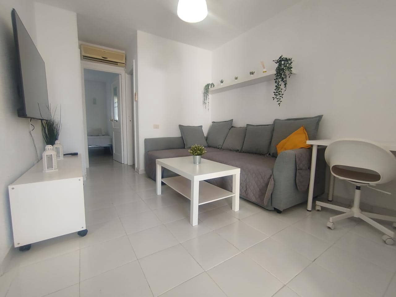 2 soverom Bungalow til leie i Sonneland med svømmebasseng - € 1 250 (Ref: 10099421)