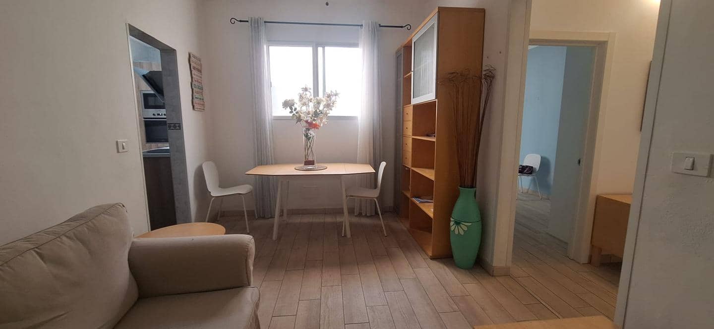 2 sovrum Lägenhet att hyra i Telde - 890 € (Ref: 10113252)