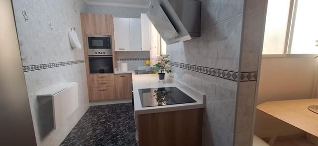 2 sovrum Lägenhet att hyra i Telde - 890 € (Ref: 10113252)
