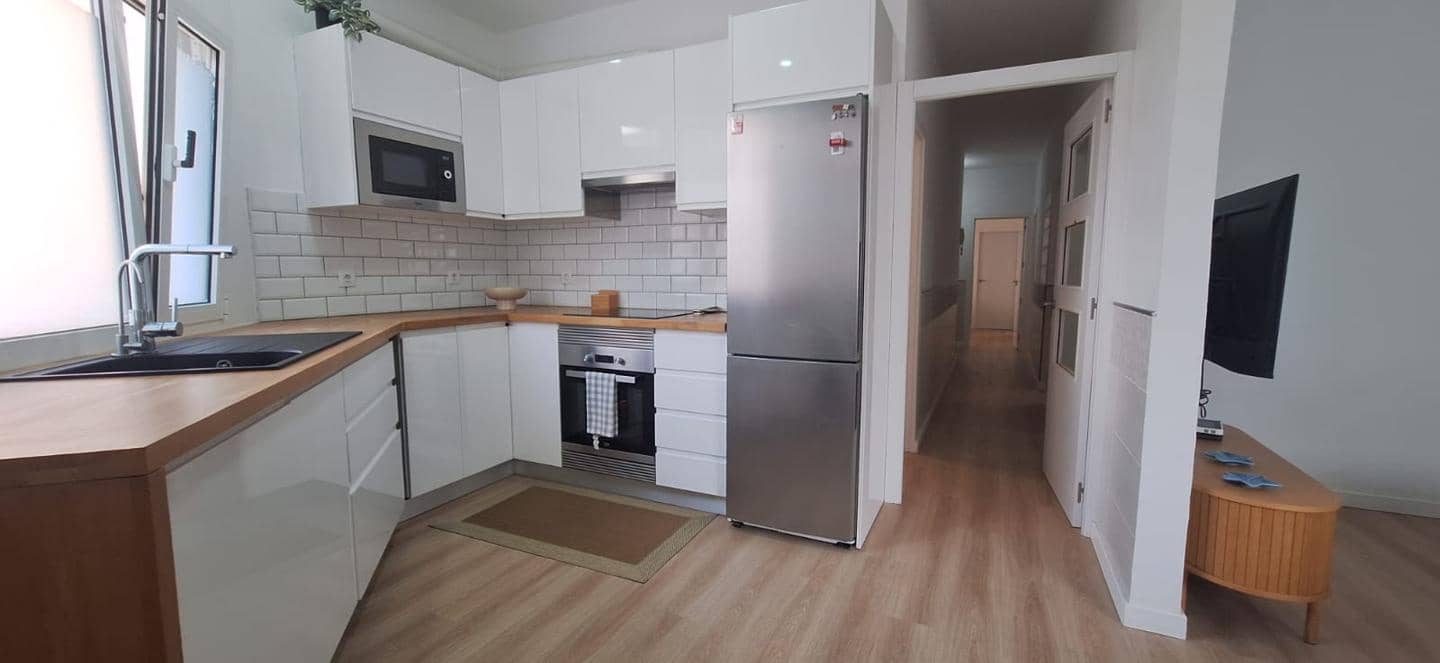 3 sovrum Lägenhet att hyra i Arinaga - 1 350 € (Ref: 10118420)