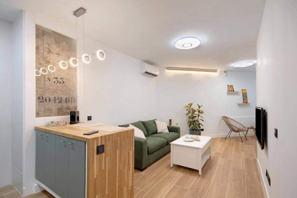 1 soveværelse Lejlighed til leje i Las Palmas de Gran Canaria - € 950 (Ref: 10121048)
