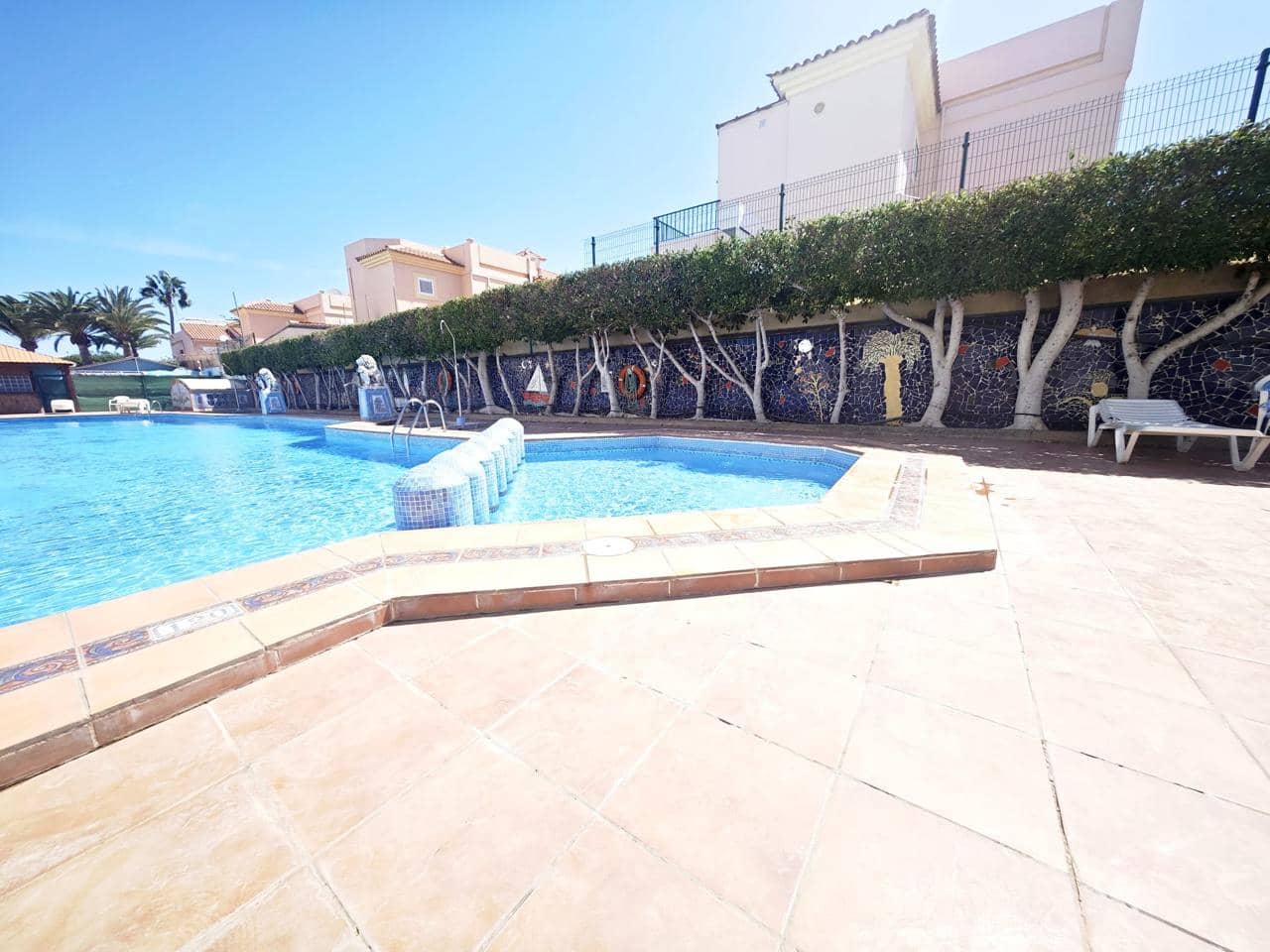 Appartement de 1 chambre à louer à Sonneland avec piscine - 1 100 € (Ref: 10130387)
