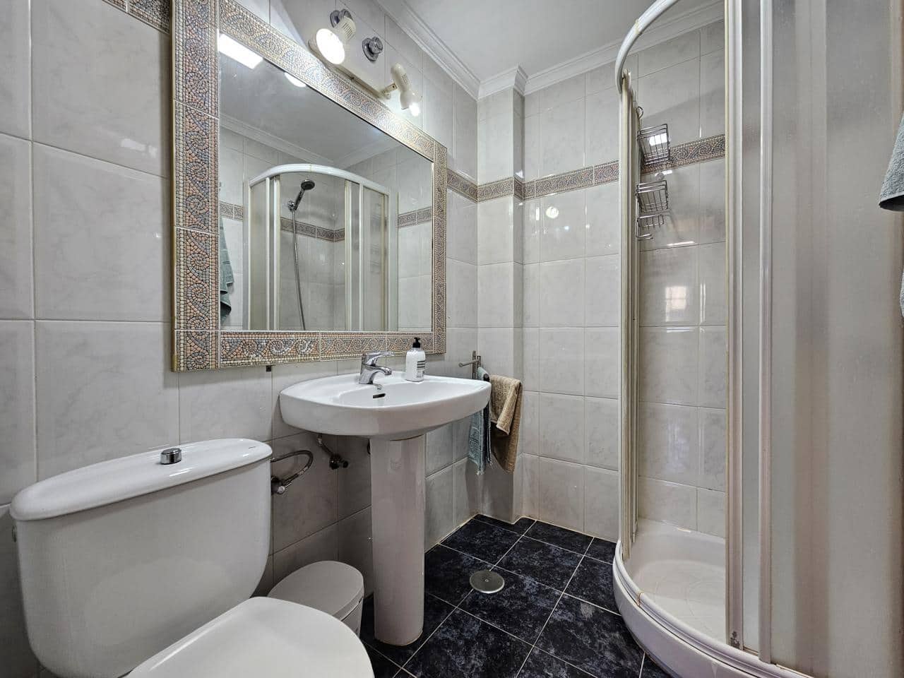 3 soverom Leilighet til leie i Arinaga med garasje - € 1 300 (Ref: 10145033)