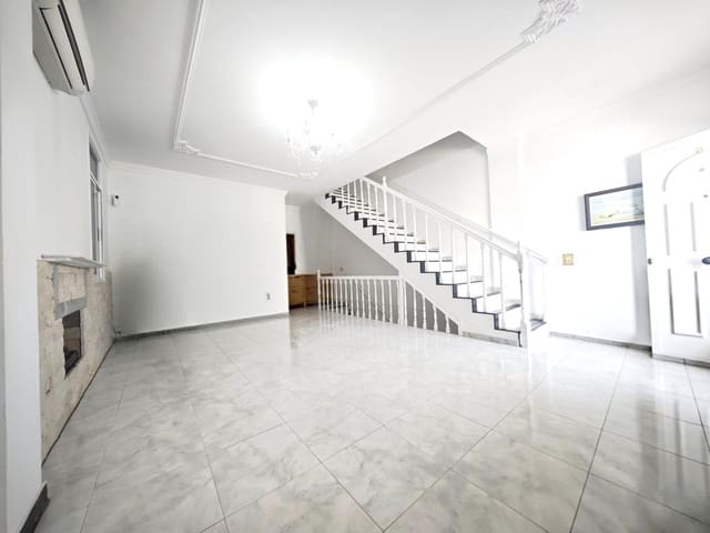 4 Zimmer Villa zu verkaufen in San Fernando, Moya mit Garage - 790.000 € (Ref: 10148133)