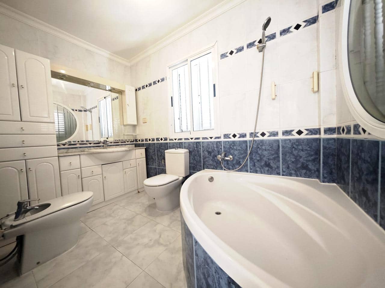 4 Zimmer Villa zu verkaufen in San Fernando mit Garage - 790.000 € (Ref: 10148133)