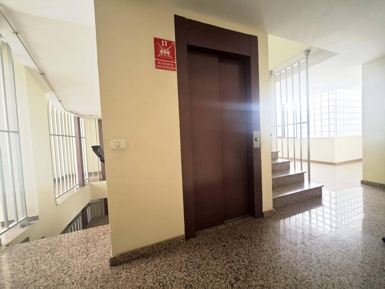 2 sovrum Lägenhet att hyra i Arinaga med garage - 1 100 € (Ref: 10148134)