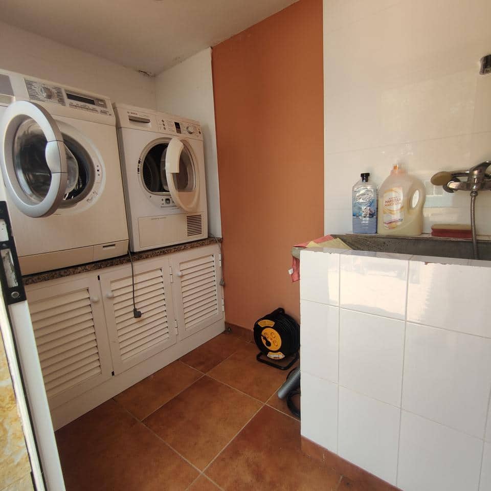 3 makuuhuone Huvila vuokrattavana paikassa Santa Maria de Guia de Gran Canaria mukana 
autotalli - 1 800 € (Ref: 10167916)