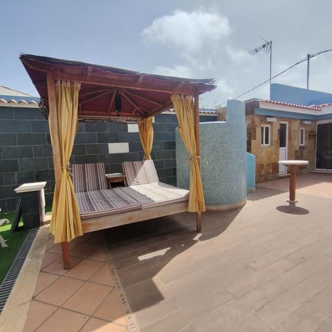 3 makuuhuone Huvila vuokrattavana paikassa Santa María de Guía de Gran Canaria mukana 
autotalli - 1 800 € (Ref: 10167916)