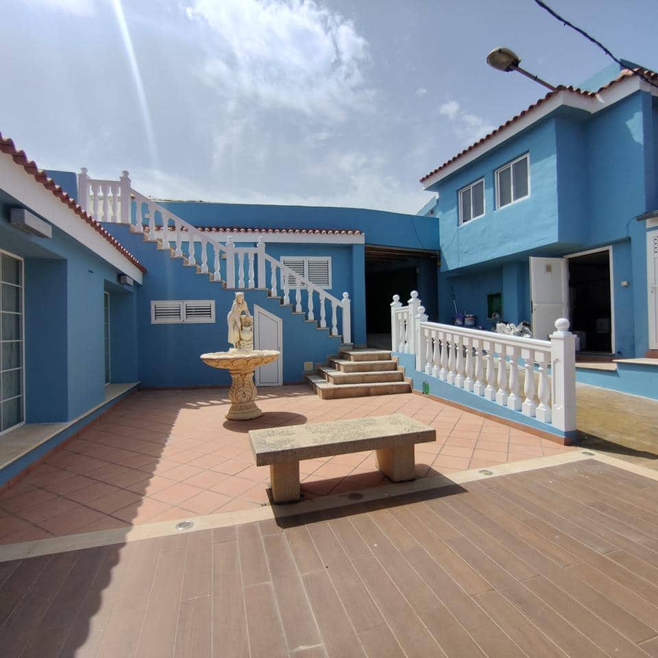 3 makuuhuone Huvila vuokrattavana paikassa Santa Maria de Guia de Gran Canaria mukana 
autotalli - 1 800 € (Ref: 10167916)