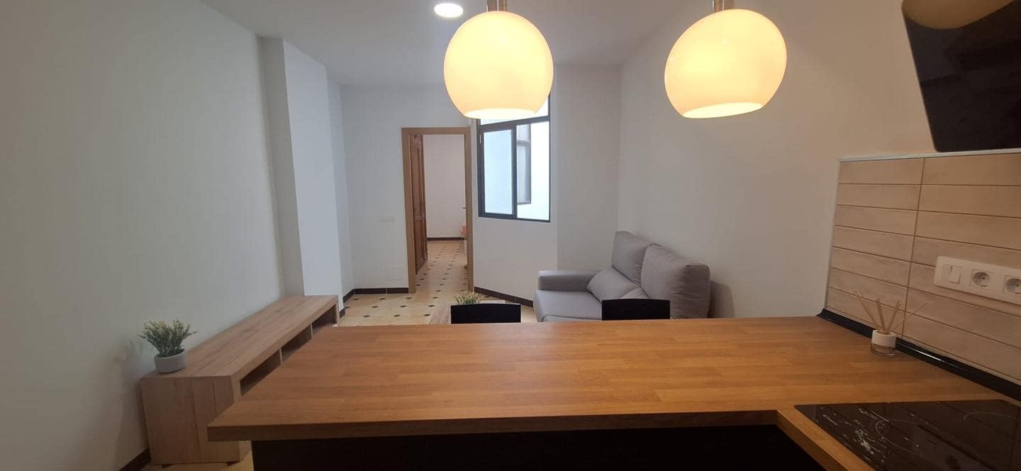 2 quarto Apartamento para arrendar em Las Palmas de Gran Canaria - 1 050 € (Ref: 10167918)