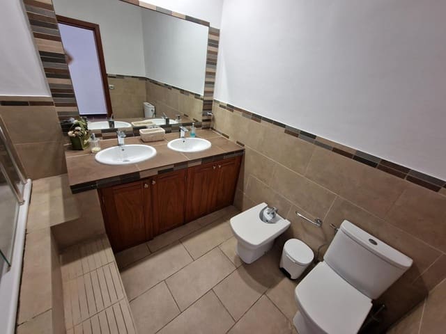 4 soveværelse Villa til salg i Santa María de Guía de Gran Canaria - € 320.000 (Ref: 10167919)