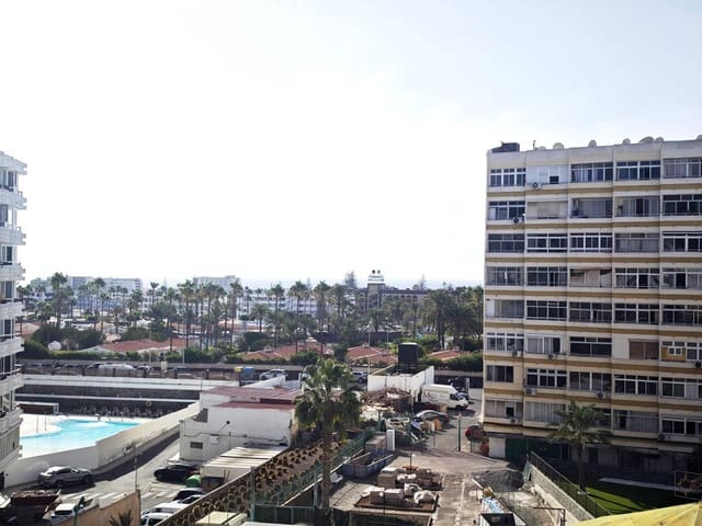 Piso de 1 habitación en Playa del Inglés, San Bartolomé de Tirajana en venta con piscina - 220.000 € (Ref: 10175463)