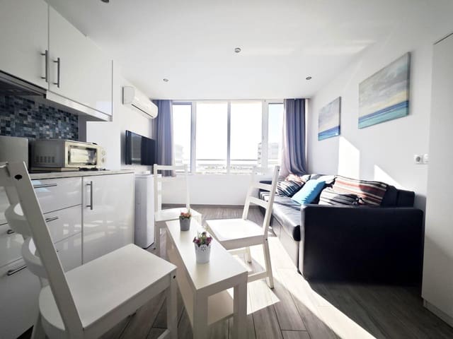 Piso de 1 habitación en Playa del Inglés, San Bartolomé de Tirajana en venta con piscina - 220.000 € (Ref: 10175463)