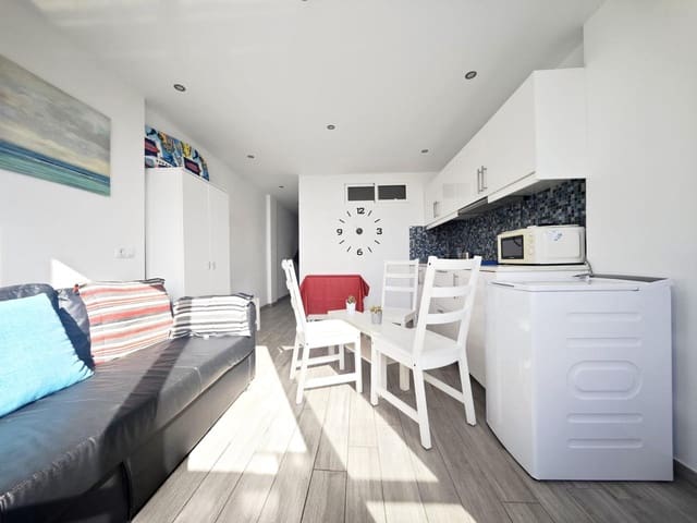Piso de 1 habitación en Playa del Inglés, San Bartolomé de Tirajana en venta con piscina - 220.000 € (Ref: 10175463)
