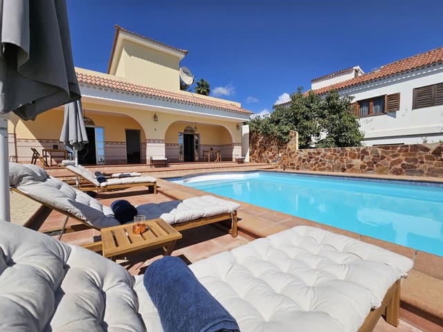 Chalet de 2 habitaciones en El Salobre, San Bartolomé de Tirajana en alquiler con piscina garaje - 2.400 € (Ref: 10182307)