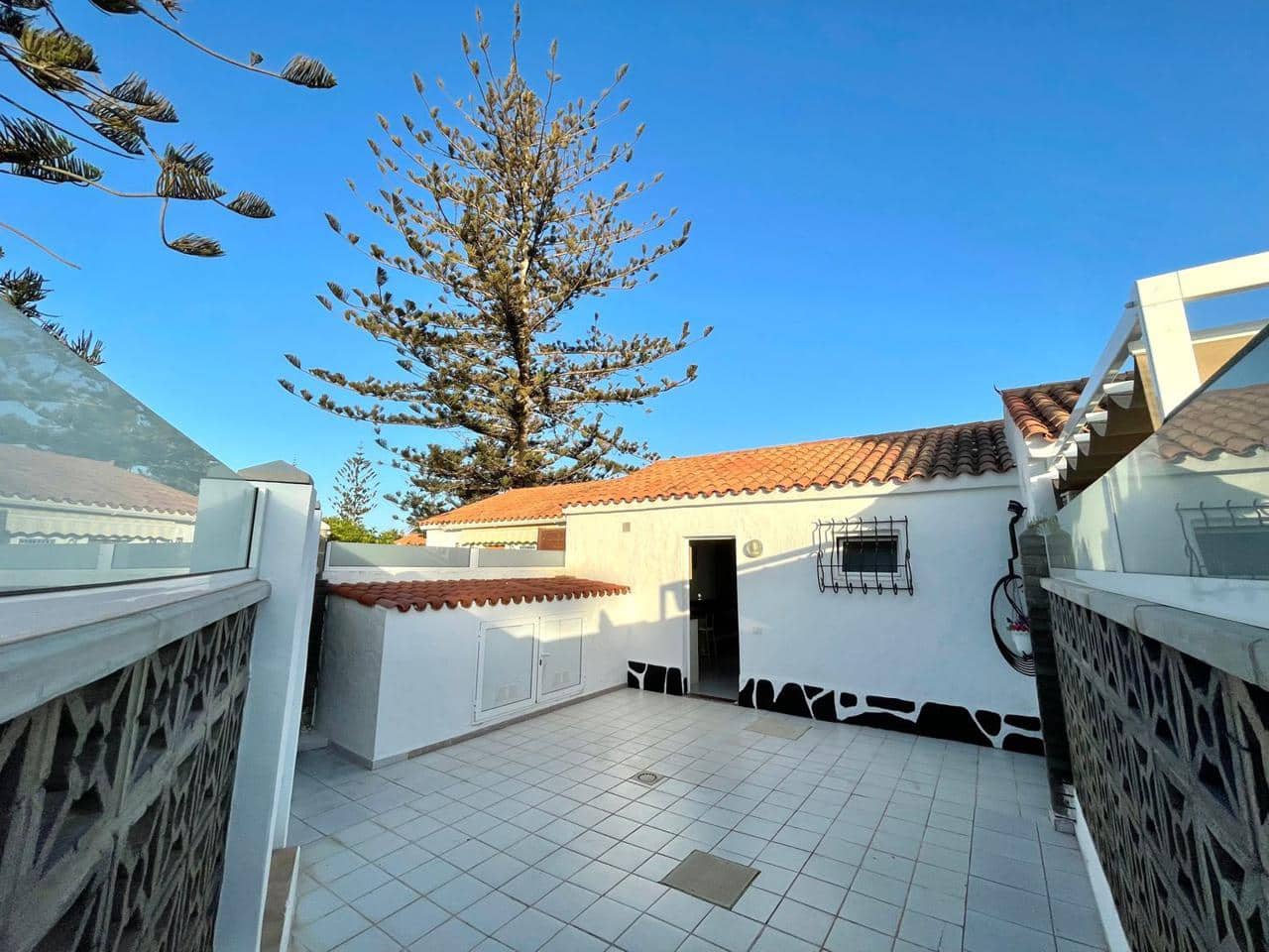 1 makuuhuone Bungalow vuokrattavana paikassa Playa del Ingles mukana uima-altaan - 1 050 € (Ref: 6342798)