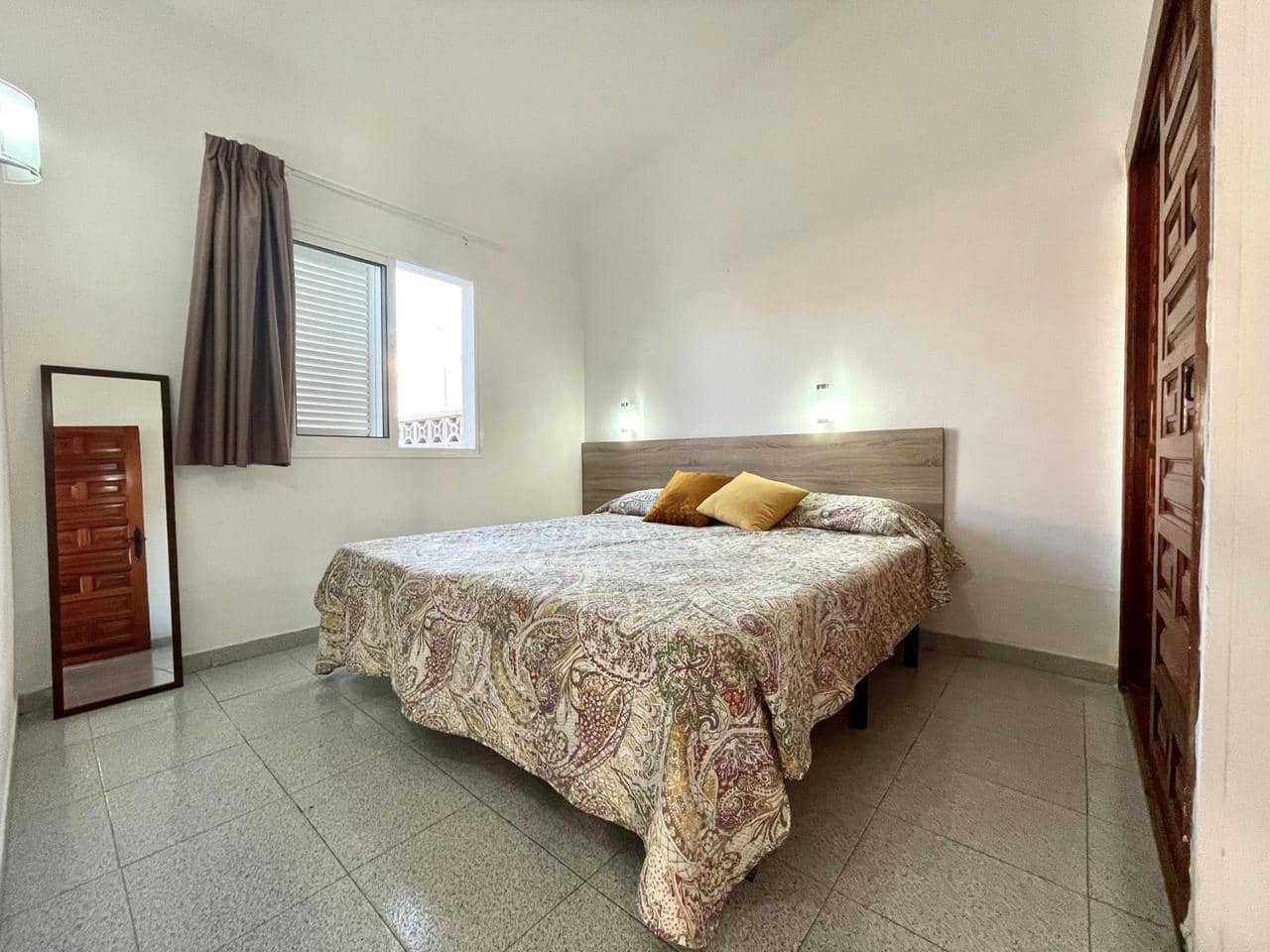 1 makuuhuone Bungalow vuokrattavana paikassa Playa del Ingles mukana uima-altaan - 1 050 € (Ref: 6342798)