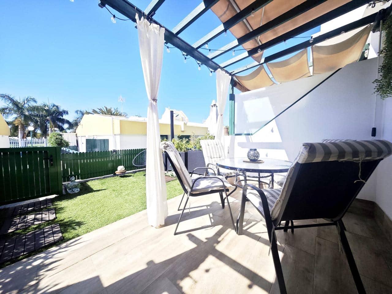 1 makuuhuone Huvila vuokrattavana paikassa Maspalomas mukana uima-altaan - 1 300 € (Ref: 7692554)
