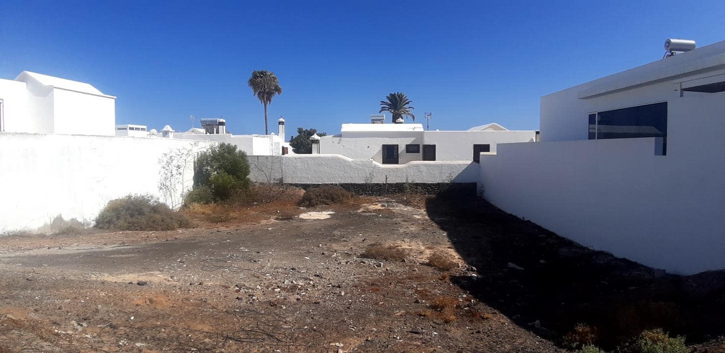 Teren niezagospodarowany na sprzedaż w Arrecife - 200 000 € (Ref: 7781985)