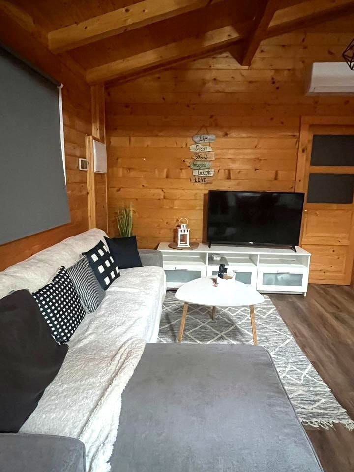 4 bedroom Villa for rent in Teror with pool garage - € 1,300 (Ref: 7950564)