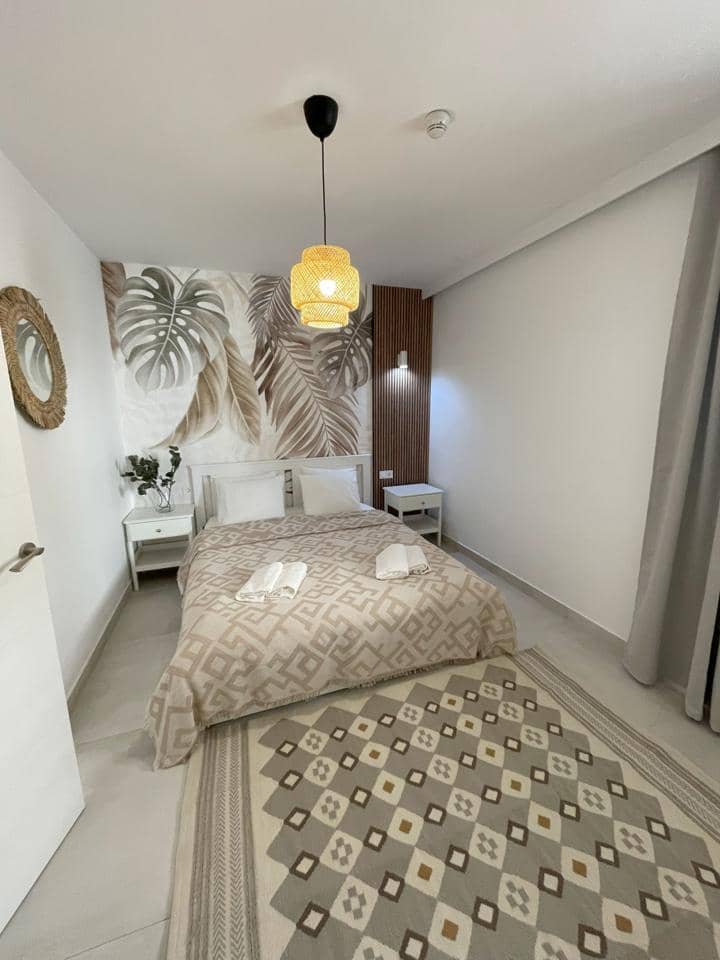 2 slaapkamer Flat te huur in Mogan met zwembad garage - € 1.500 (Ref: 7991729)